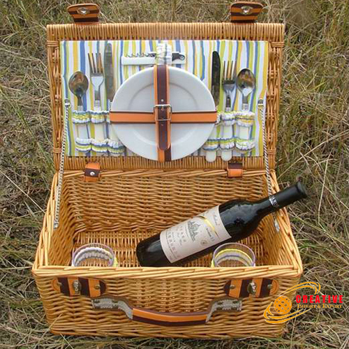 Picnic basket 2 persons use
